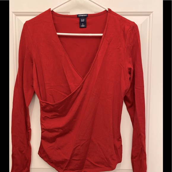 Gap body red top wrap - Picture 1 of 2